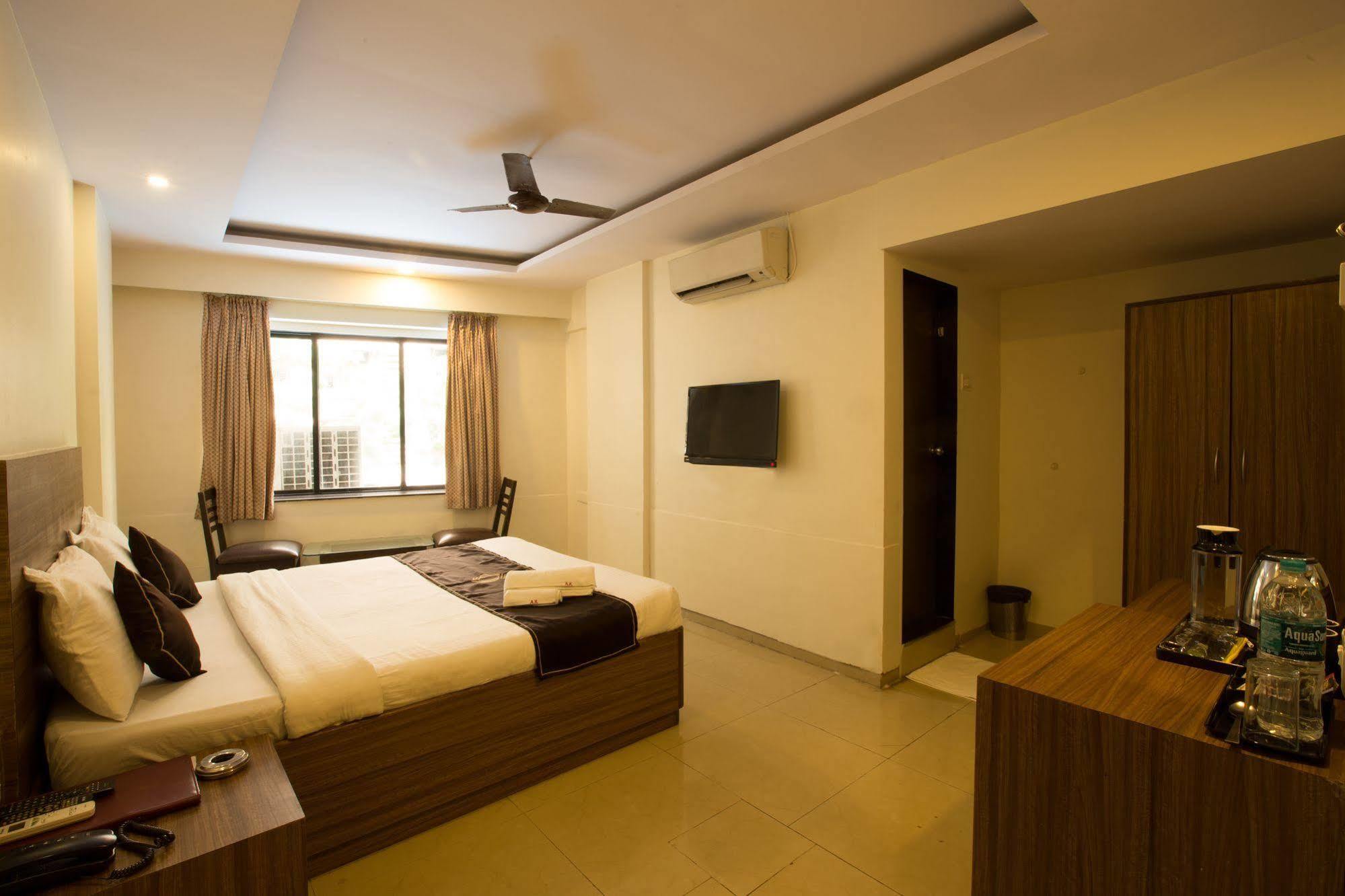Hotel Ace Residency Mumbai  Buitenkant foto